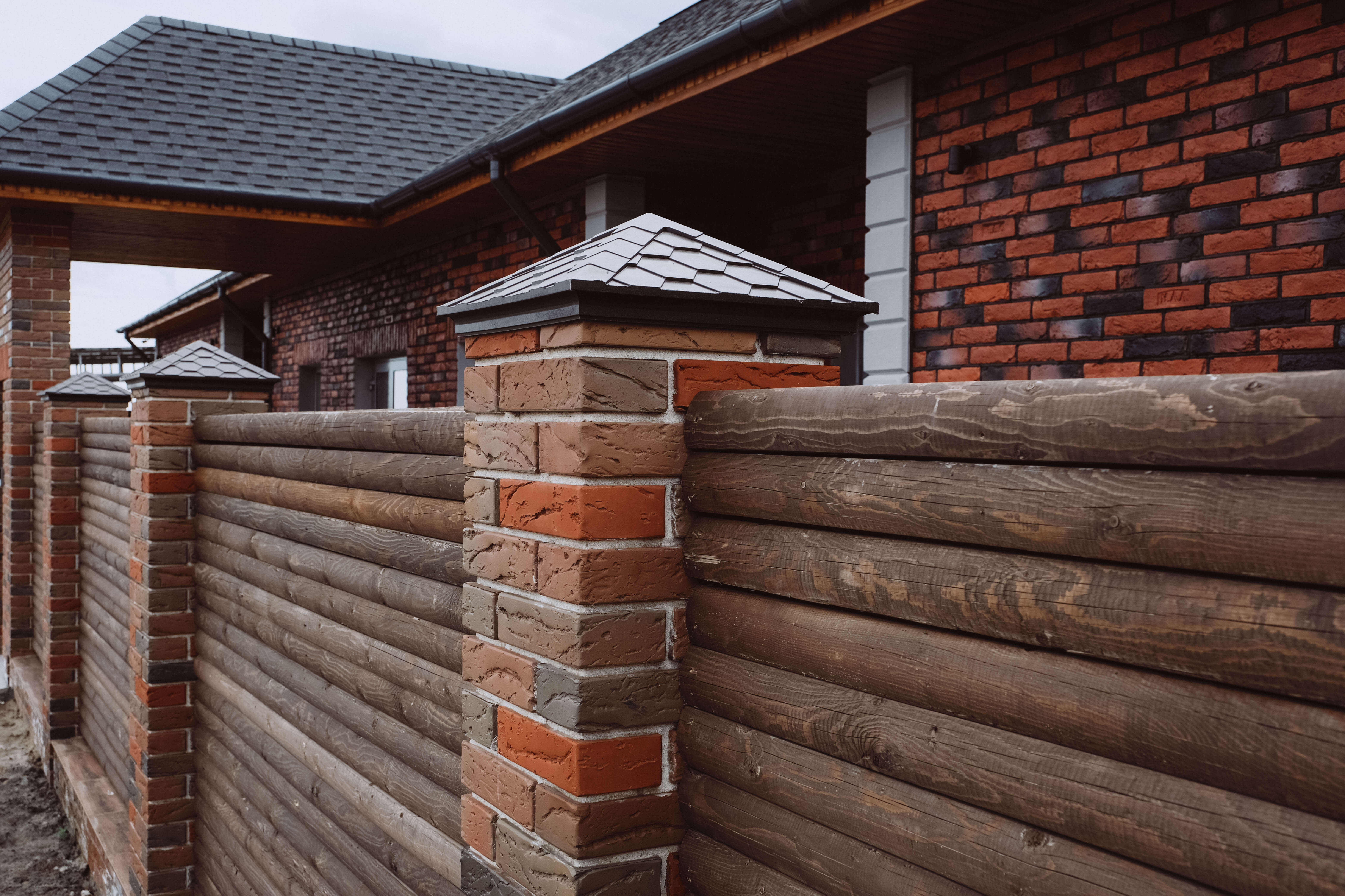 Колпак Zking Эверест Коричневый на столб 1.5х1.5 кирпича (390х390мм) в Екатеринбурге фото