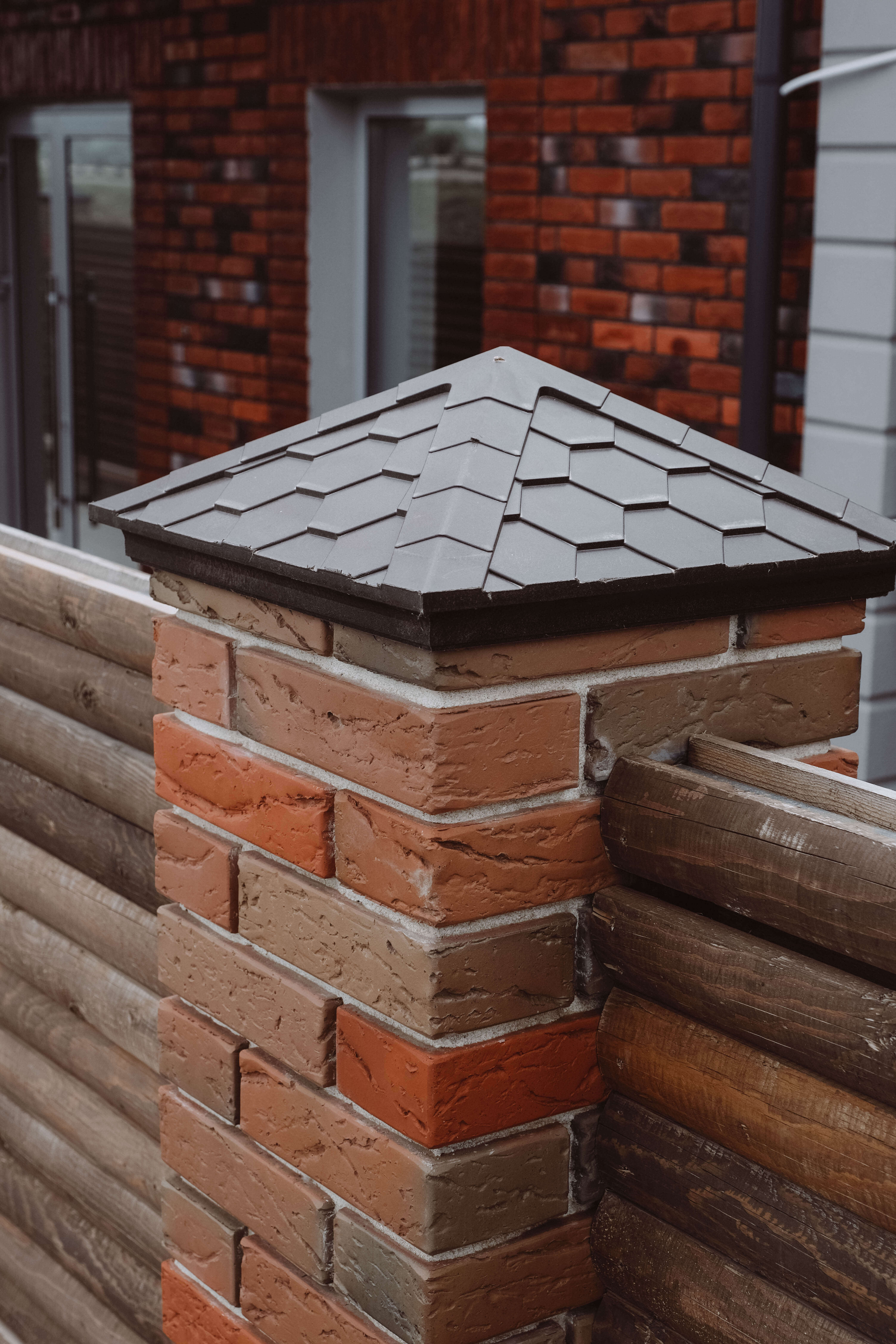 Колпак Zking Эверест Коричневый на столб 1.5х1.5 кирпича (390х390мм) в Екатеринбурге фото